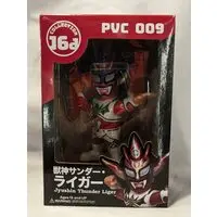 Sofubi Figure - 16dCollection