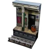 Figure Display - Subway Platform Resin