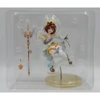 Figure - Atelier Sophie / Sophie Neuenmuller