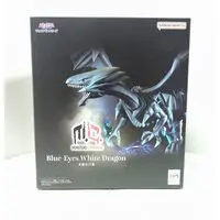 Figure - Yu-Gi-Oh! / Blue-Eyes White Dragon