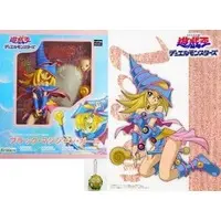 With Bonus - Yu-Gi-Oh! / Dark Magician Girl