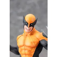 Figure - The Avengers / Wolverine