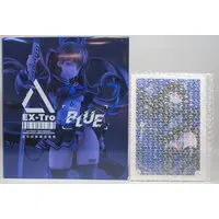 With Bonus - Figure - Colors:BLUE