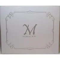 Figure - M~Histoire d'M~