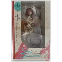 Figure - Atelier Sophie / Sophie Neuenmuller