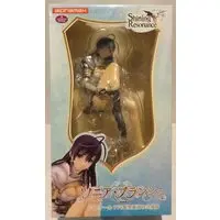 Figure - Shining Resonance / Sonia Blanche