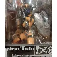 Figure - TANDEM TWIN Animal Girls