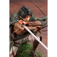 ARTFX J - Shingeki no Kyojin (Attack on Titan) / Levi