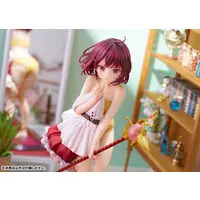 Figure - Atelier Sophie / Sophie Neuenmuller