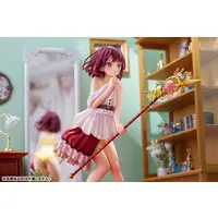 Figure - Atelier Sophie / Sophie Neuenmuller