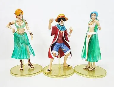 Figure - One Piece / Nami & Nefertari Vivi & Luffy