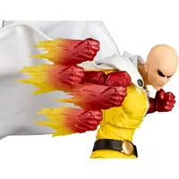 Revoltech - One Punch Man / Saitama