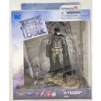 Figure - DC Comics