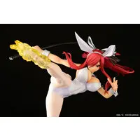 FAIRY TAIL Erza Scarlet High Kick ver. White Rabbit 1/6 Complete Figure