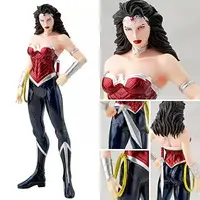 Figure - DC Comics