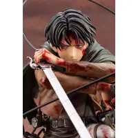 ARTFX J - Shingeki no Kyojin (Attack on Titan) / Levi