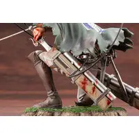 ARTFX J - Shingeki no Kyojin (Attack on Titan) / Levi