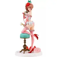 Figure - SALON de VITRINE