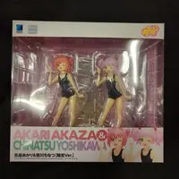 Beach Queens - Yuru Yuri / Akaza Akari & Yoshikawa Chinatsu