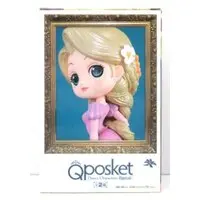 Q posket - Tangled