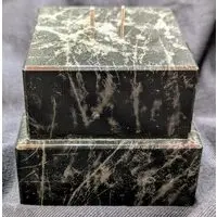 Figure - Lavender Quartz / Torabishi Lana