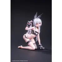 With Bonus - Figure - FymriE