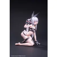 With Bonus - Figure - FymriE