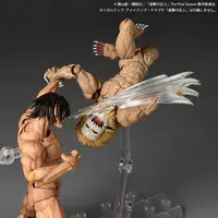Revoltech - Shingeki no Kyojin (Attack on Titan)