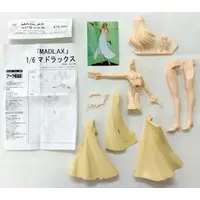 Garage Kit - Figure - MADLAX