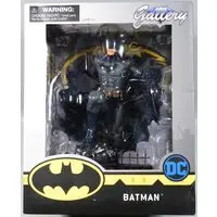 Figure - DIAMOND SELECT (DIAMOND SELECT DC GALLERY BATMAN)