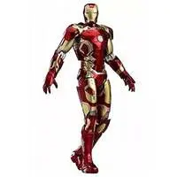 figma - The Avengers / Tony Stark