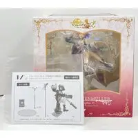 Figure - Atelier Sophie / Sophie Neuenmuller