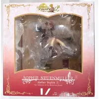 Figure - Atelier Sophie / Sophie Neuenmuller