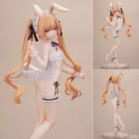 Figure - Lingerie
