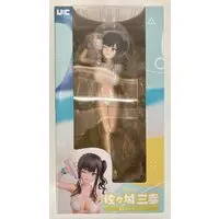 Figure - Bikini