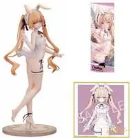 Figure - Lingerie