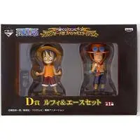 Ichiban Kuji - World Collectable Figure - One Piece / Luffy & Ace