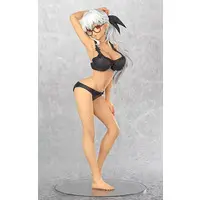 Figure - Lingerie