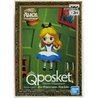Q posket - Alice in Wonderland