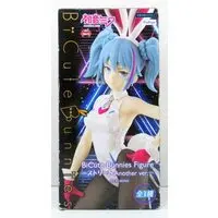 BiCute Bunnies - VOCALOID / Hatsune Miku