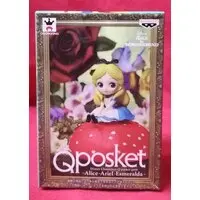 Q posket - Alice in Wonderland