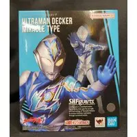 S.H.Figuarts - Ultraman Decker