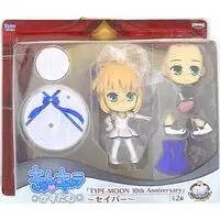 Prize Figure - Banpresto (バンプレスト セイバー/キュンキャラカスタム/タイプムーン10th A 10thおめでとうセット/セイバー)