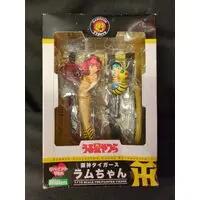 Figure - Urusei Yatsura (Those Obnoxious Aliens) / Lum